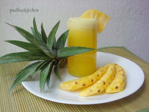 http://www.padhuskitchen.com/wp-content/uploads/2009/11/pineapple-juice.jpg