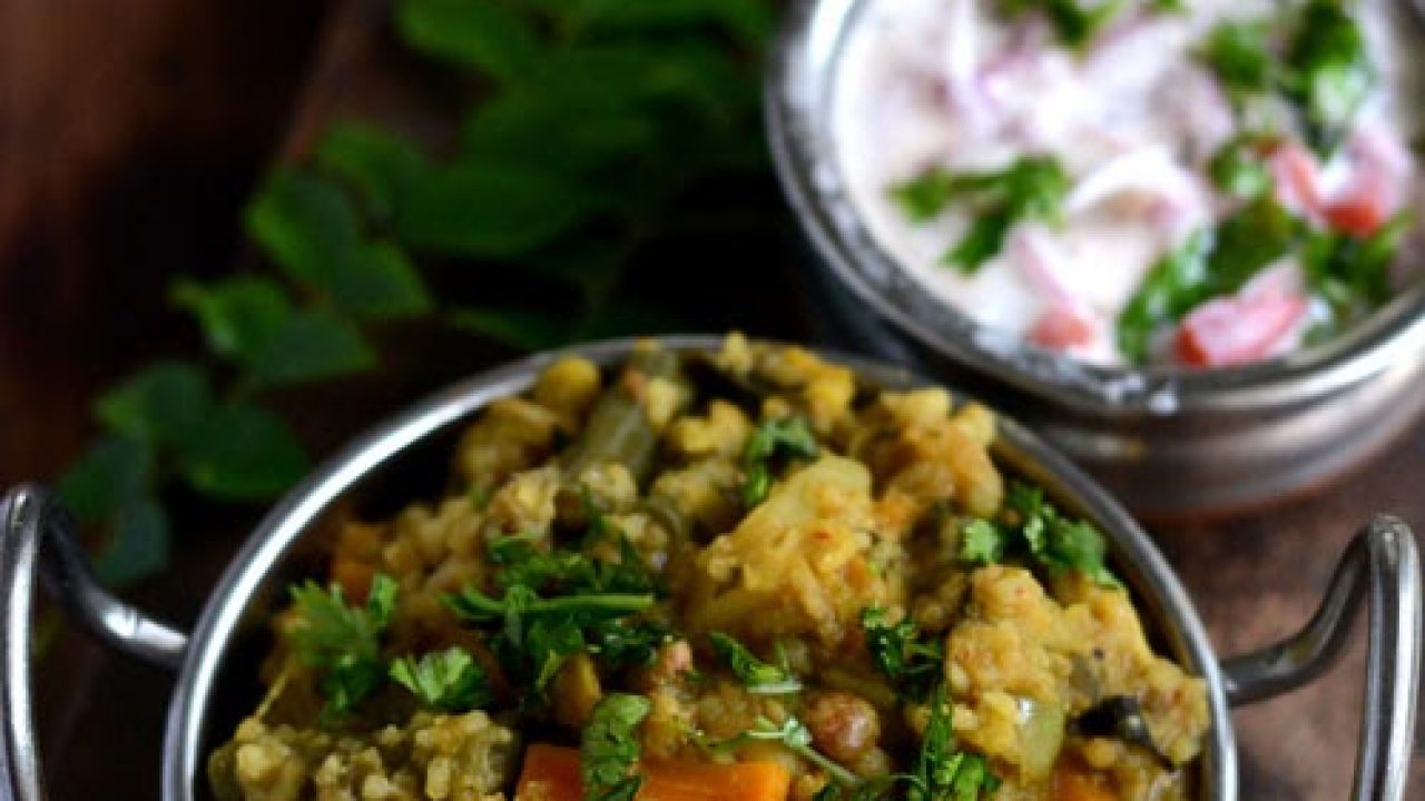 Moong Dal rice-Arisi Paruppu sadam - Padhuskitchen